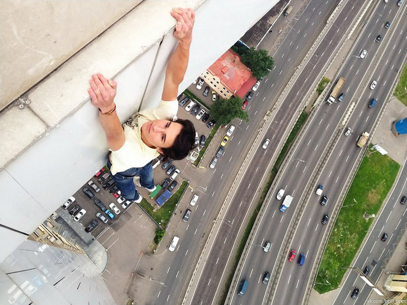 Illustration for article titled The craziest Russian climber is back with more gonad-shriveling photos